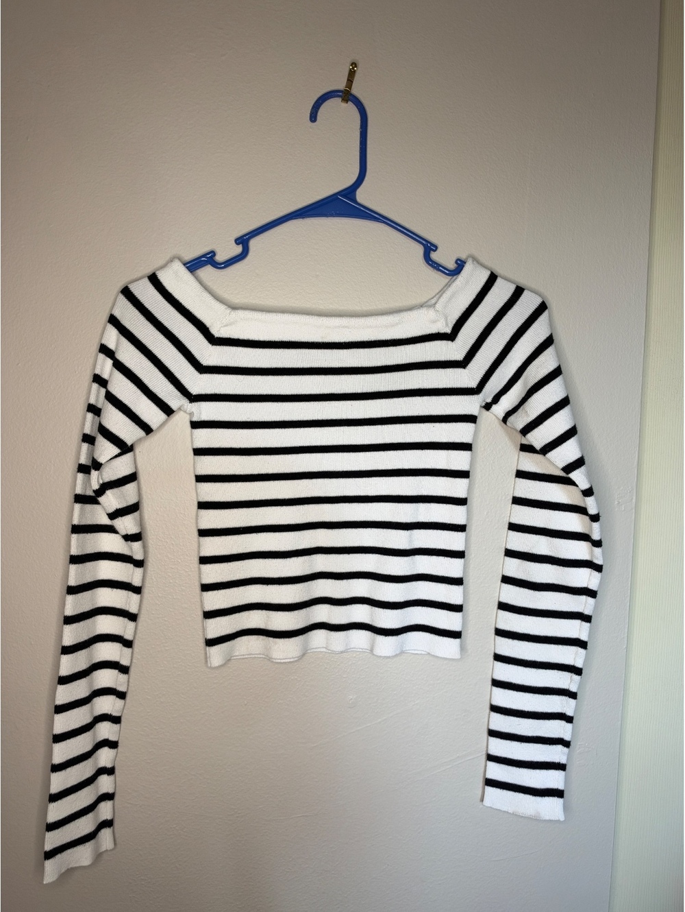 Aeropostale Women's Striped Off-Shoulder Long Sleeve Top